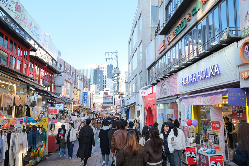 【2025弘大商圈攻略】首爾最有活力逛街聖地！美食景點、換錢住宿＆地圖彙整