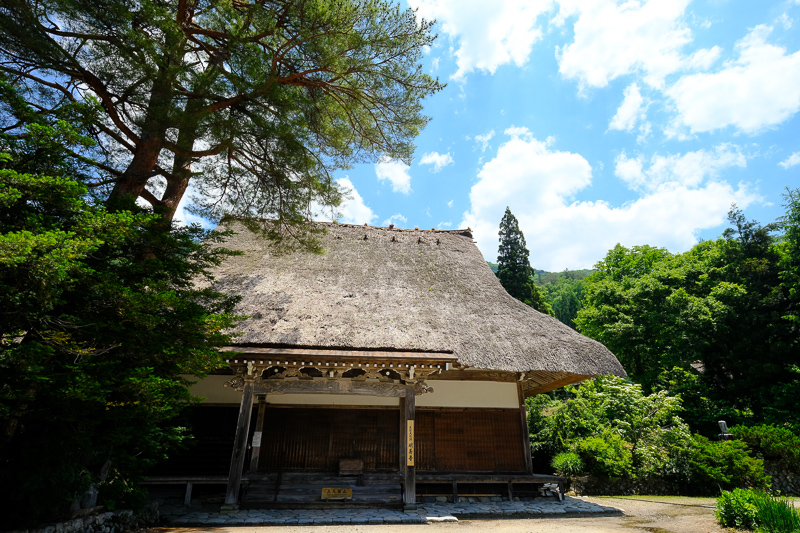 【2025白川鄉合掌村攻略】夢幻世界遺產一日遊！冬天點燈＆交通美食彙整