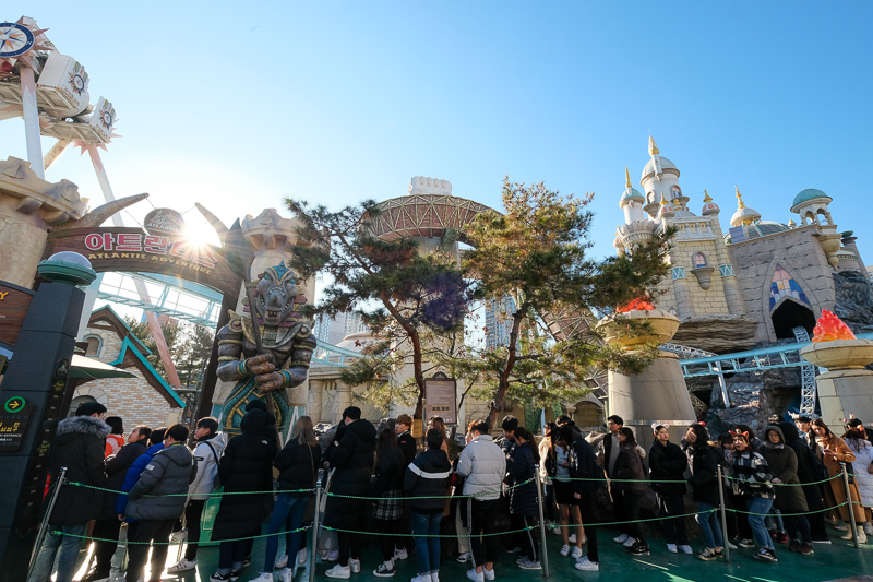 【2025樂天世界】世界最大室內樂園！Top19必玩遊樂設施＆門票交通全攻略