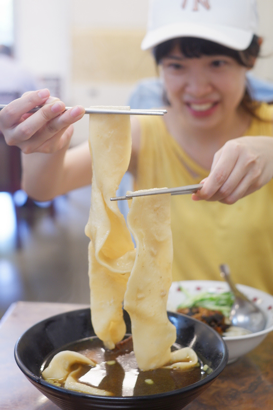 【高雄左營】蓮池潭風景區：龍虎塔、春秋閣、玄天上帝等交通美食