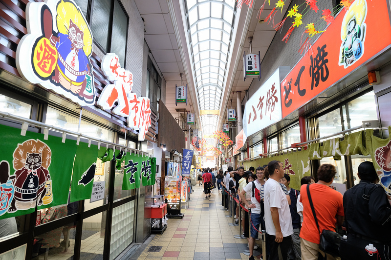 【大阪】通天閣＆新世界商店街：溜滑梯超夯！夜景美食、門票交通