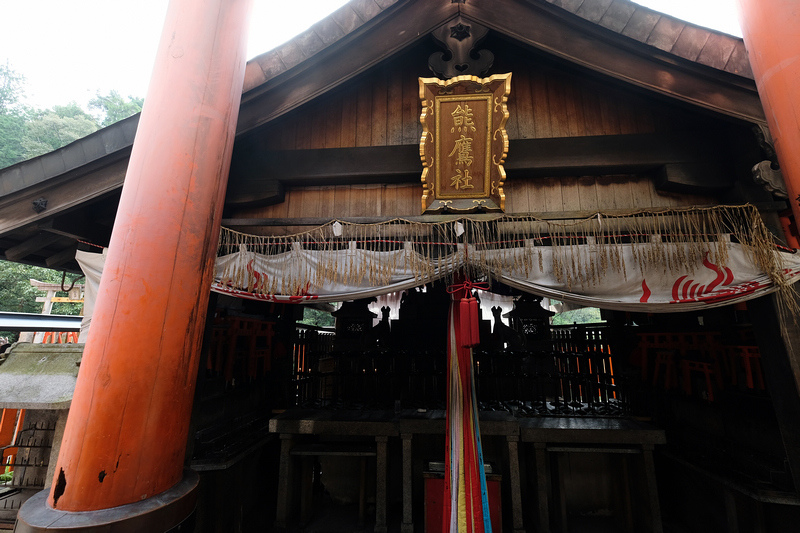 【京都】伏見稻荷大社：千本鳥居必看！狐狸御守、門票交通＆附近