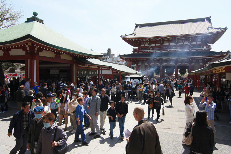 【東京】雷門淺草寺：東京最古老寺廟！籤御守和服＆附近美食景點