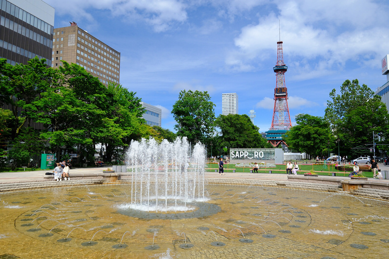 【札幌】大通公園：都市綠洲超熱鬧！必去雪祭啤酒節＆烤玉米好好