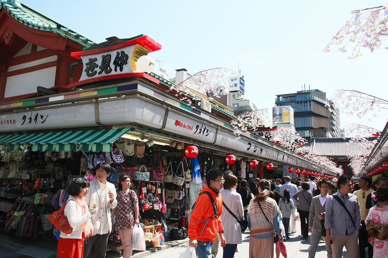 【東京】雷門淺草寺：東京最古老寺廟！籤御守和服＆附近美食景點