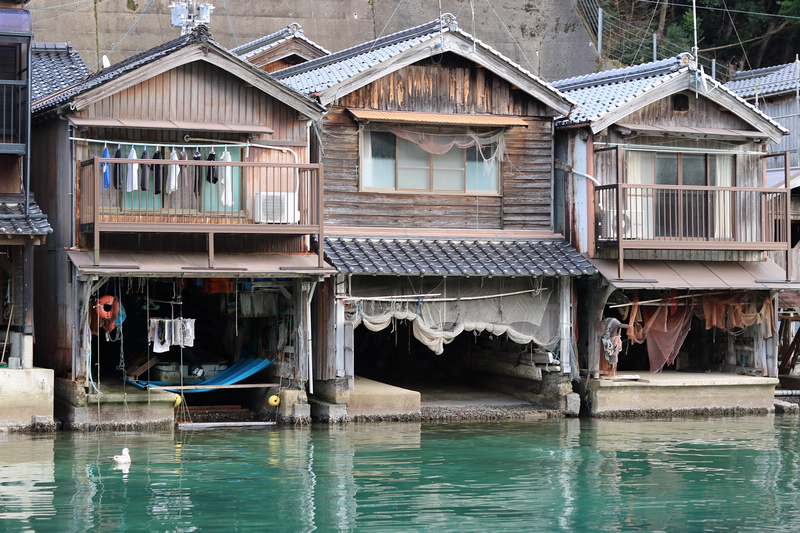 【京都】伊根舟屋：日本威尼斯美譽！搭船餵海鷗、交通＆附近景點